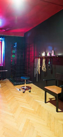 laufhaus-love-haus-68dc1267de8be9-40086811-68dc1267ee1f9898134619